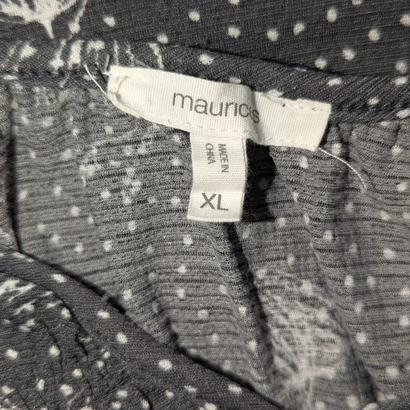 Maurices Charcoal Top with‎ White Floral Design - Picture 5 of 7